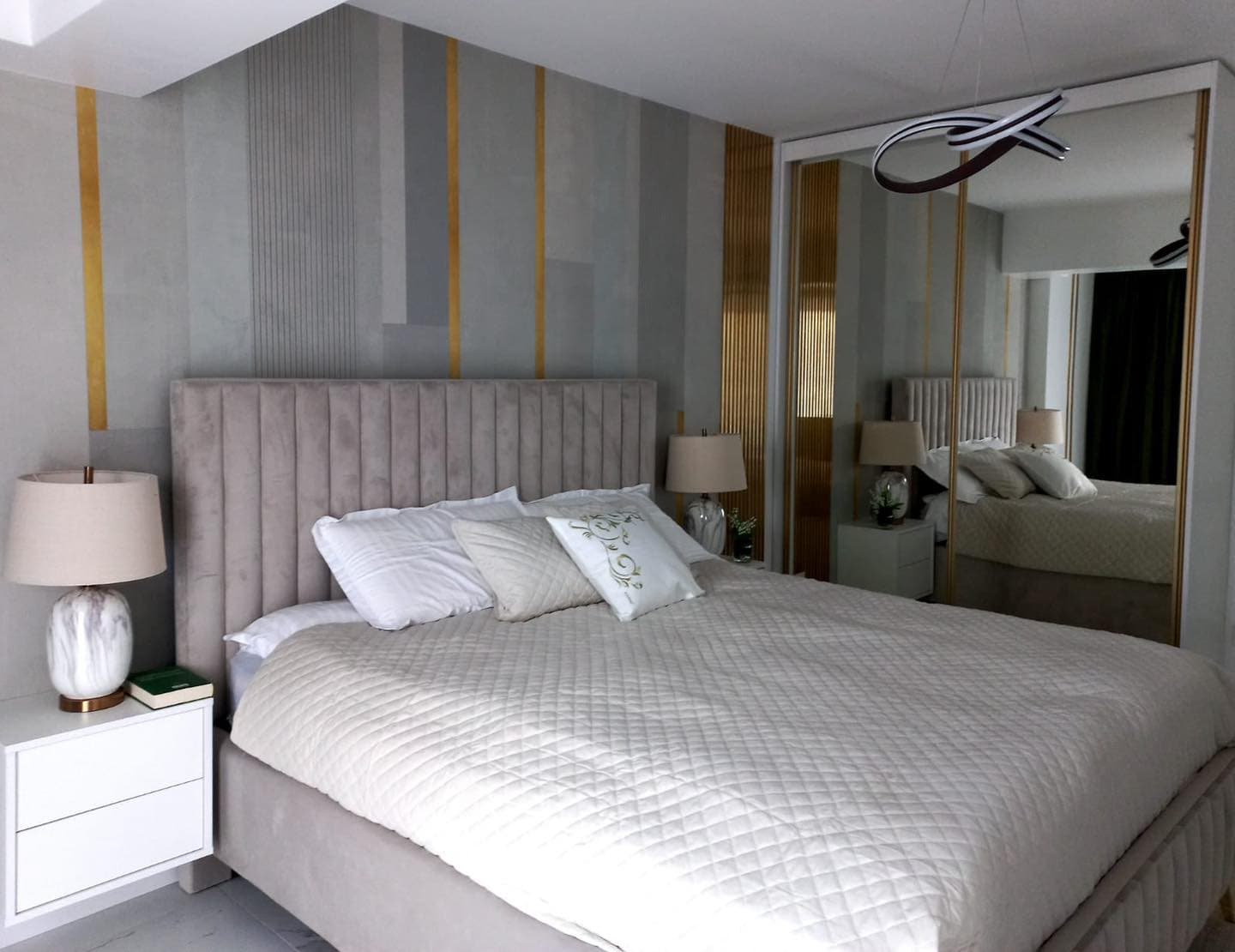 Dormitor elegant la comandă Senaumob - mobilă personalizată cu design modern și confort premium